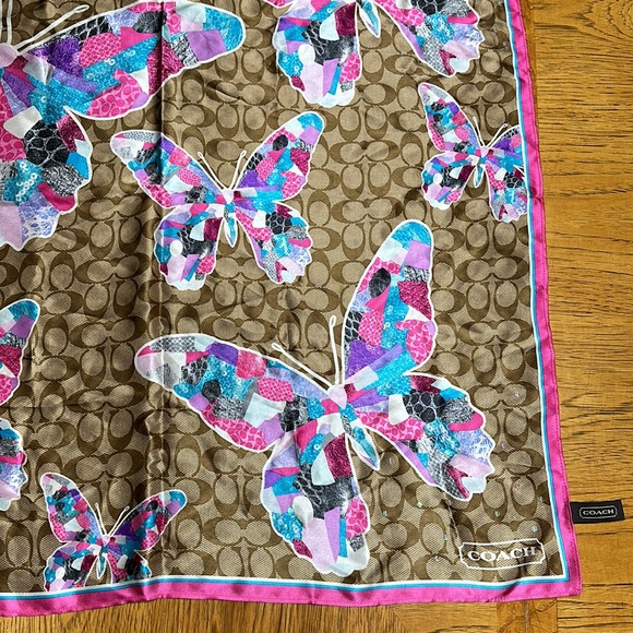 *EXTREMELY RARE* COACH Poppy Butterfly Silk Scarf - Picture 3 of 12